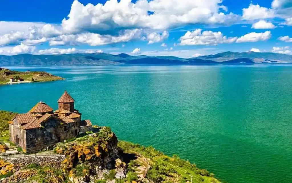 دریاچه سوان ارمنستان